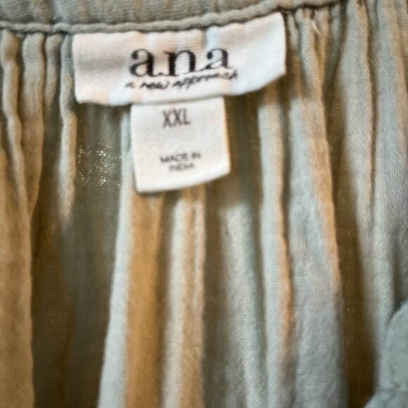 a n a Dress in seafoam green. Size XXL with buttons and pockets - Picture 3 of 4